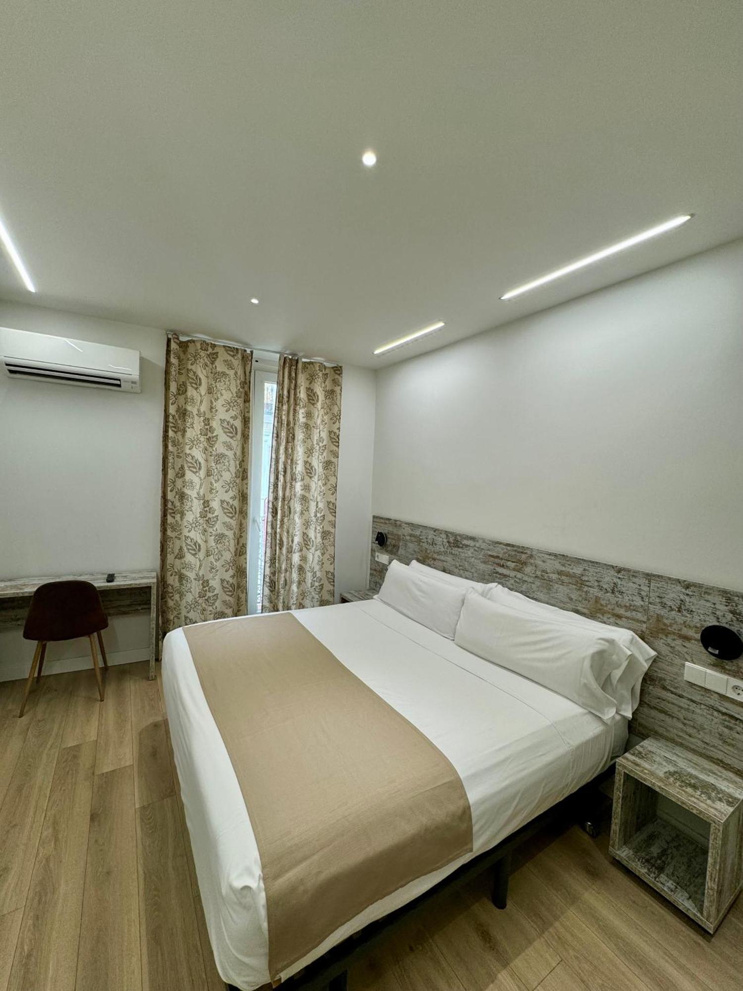 Apartamentos Apolo Мадрид Екстер'єр фото