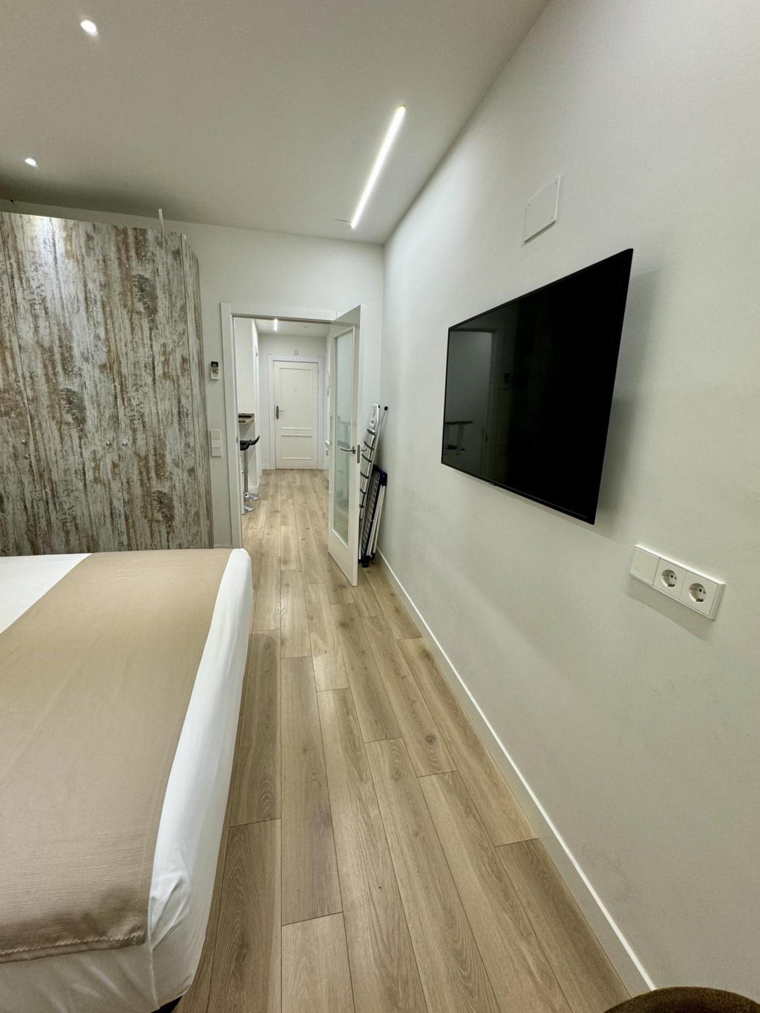 Apartamentos Apolo Мадрид Екстер'єр фото