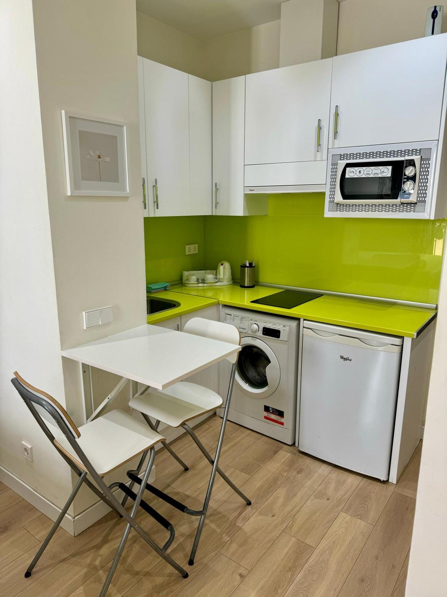 Apartamentos Apolo Мадрид Екстер'єр фото