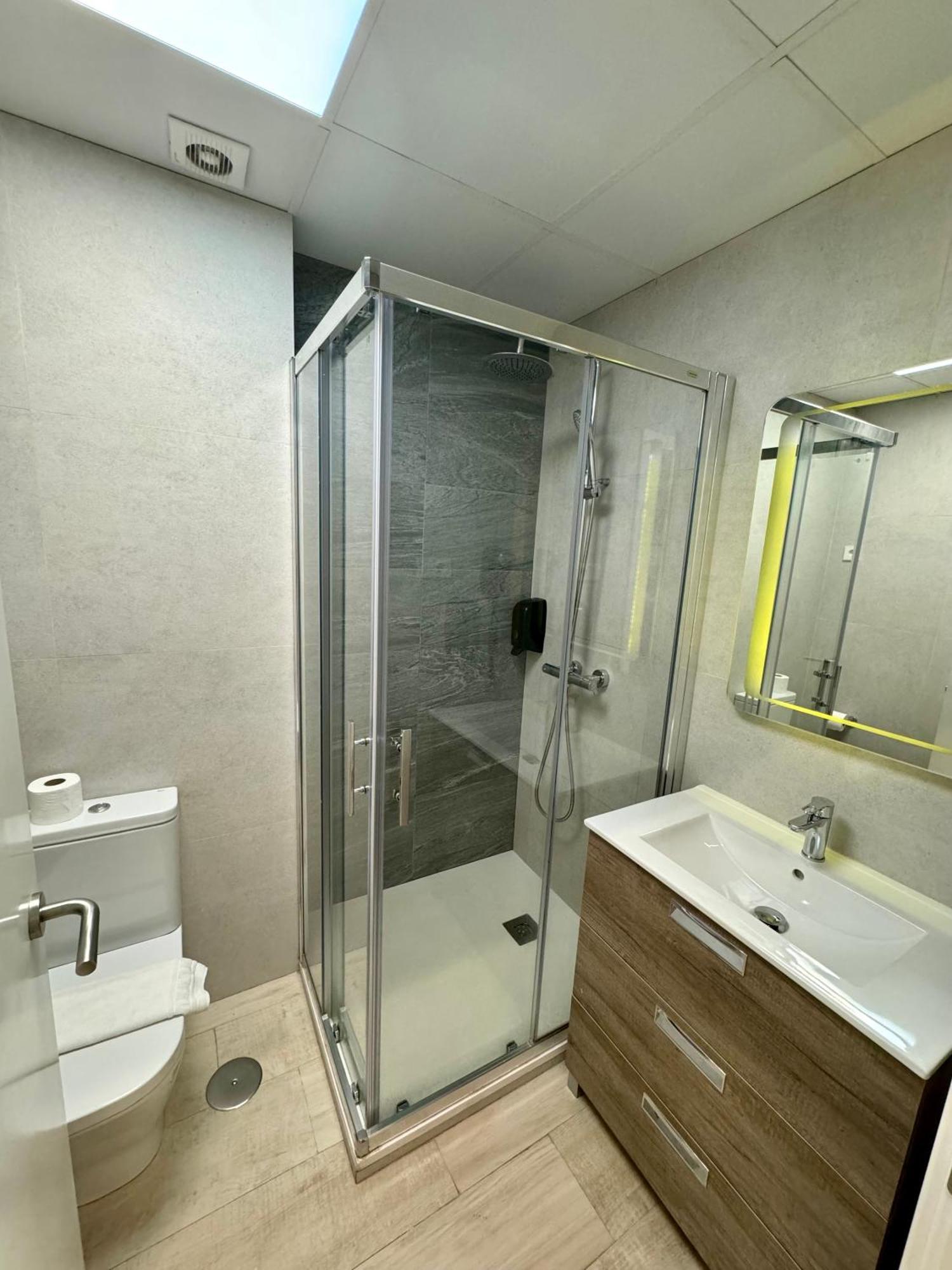 Apartamentos Apolo Мадрид Екстер'єр фото