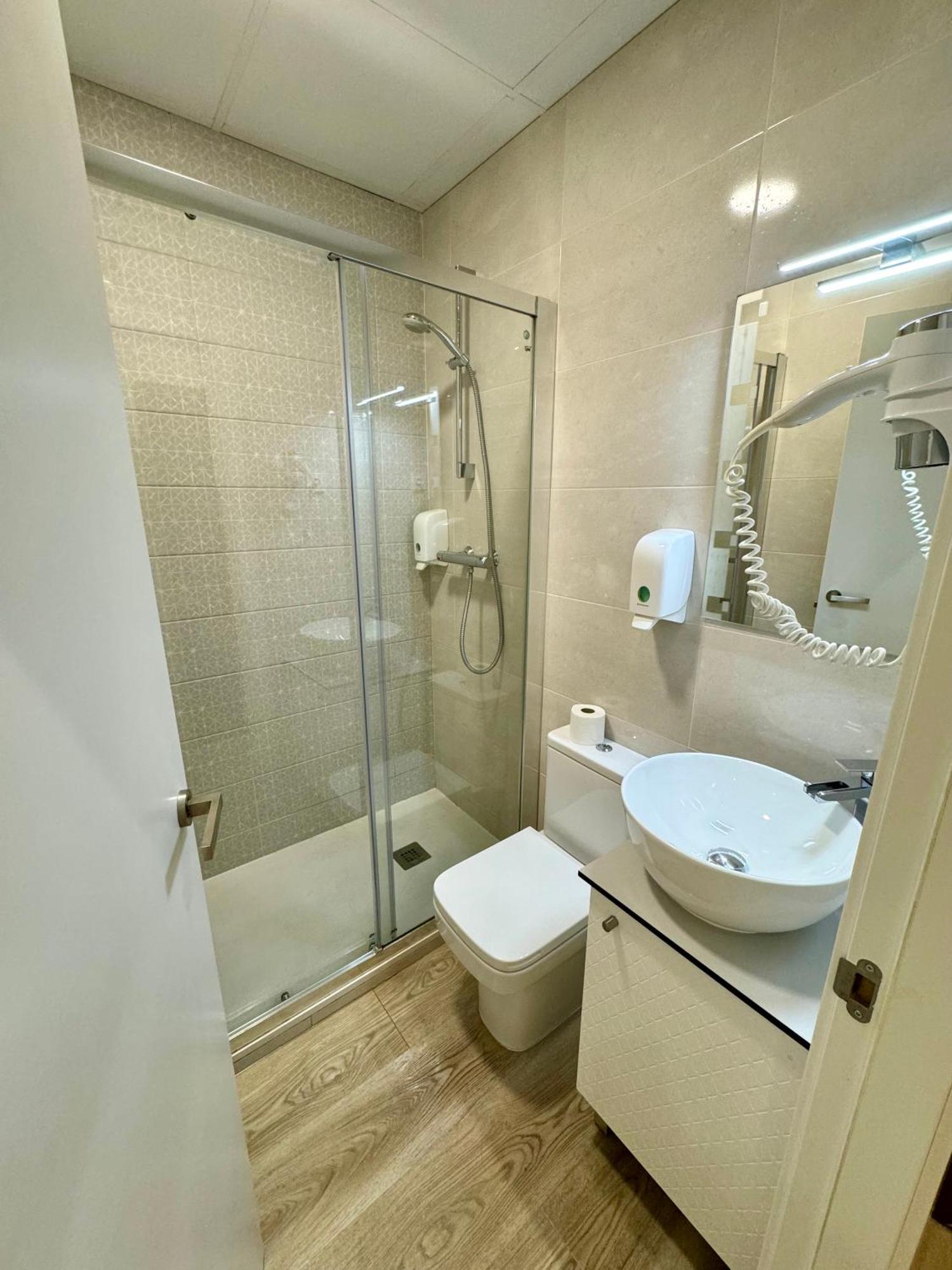 Apartamentos Apolo Мадрид Екстер'єр фото