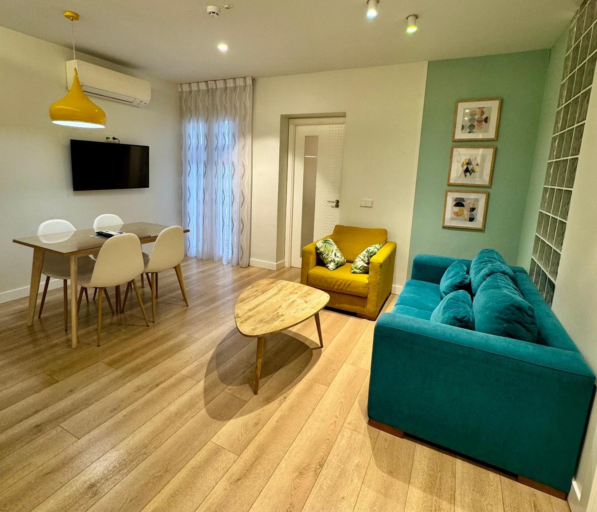 Apartamentos Apolo Мадрид Екстер'єр фото