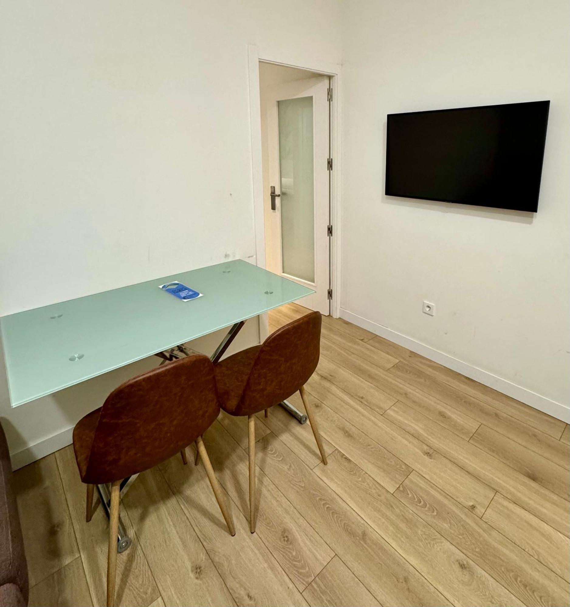 Apartamentos Apolo Мадрид Екстер'єр фото