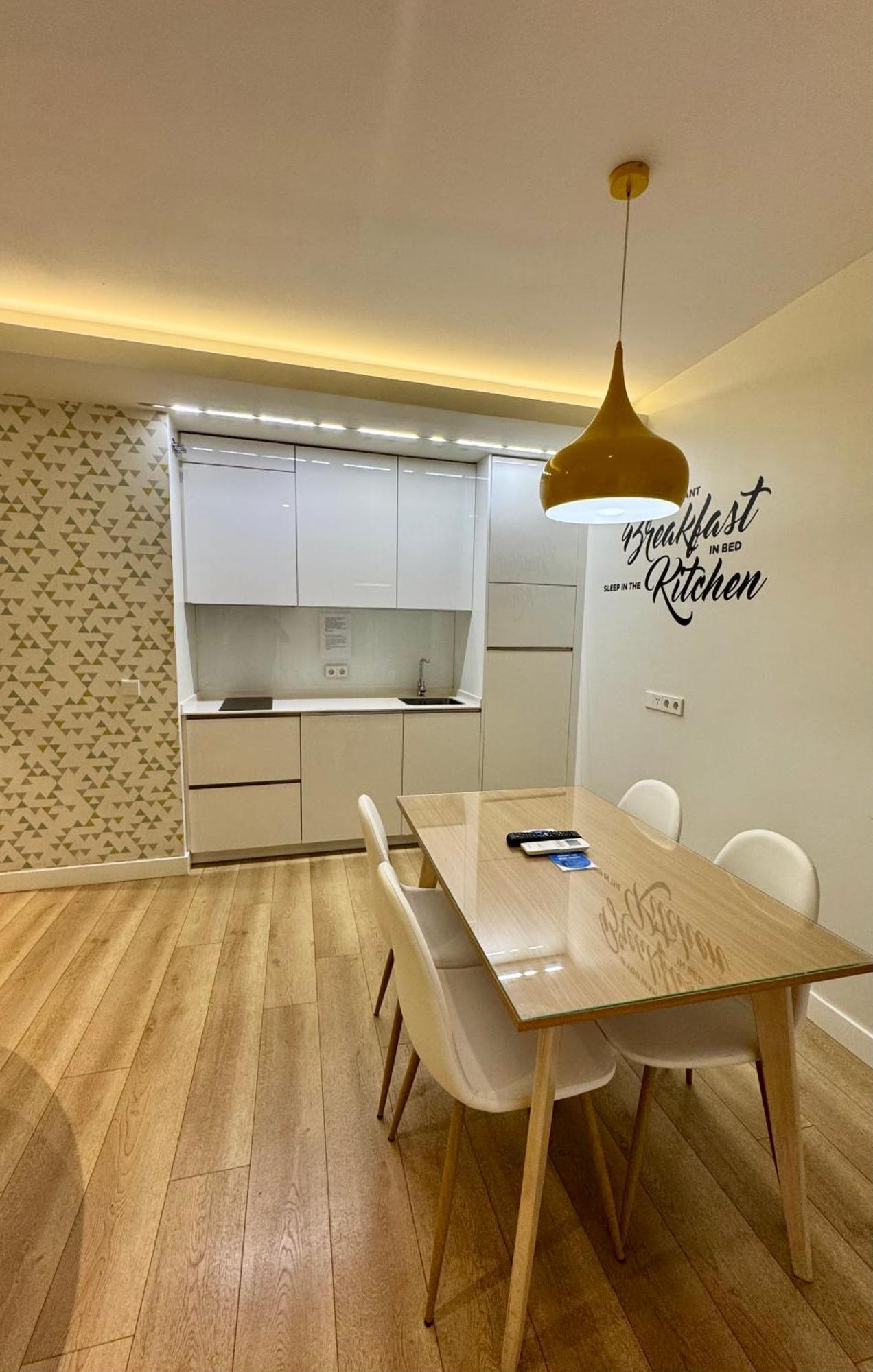 Apartamentos Apolo Мадрид Екстер'єр фото