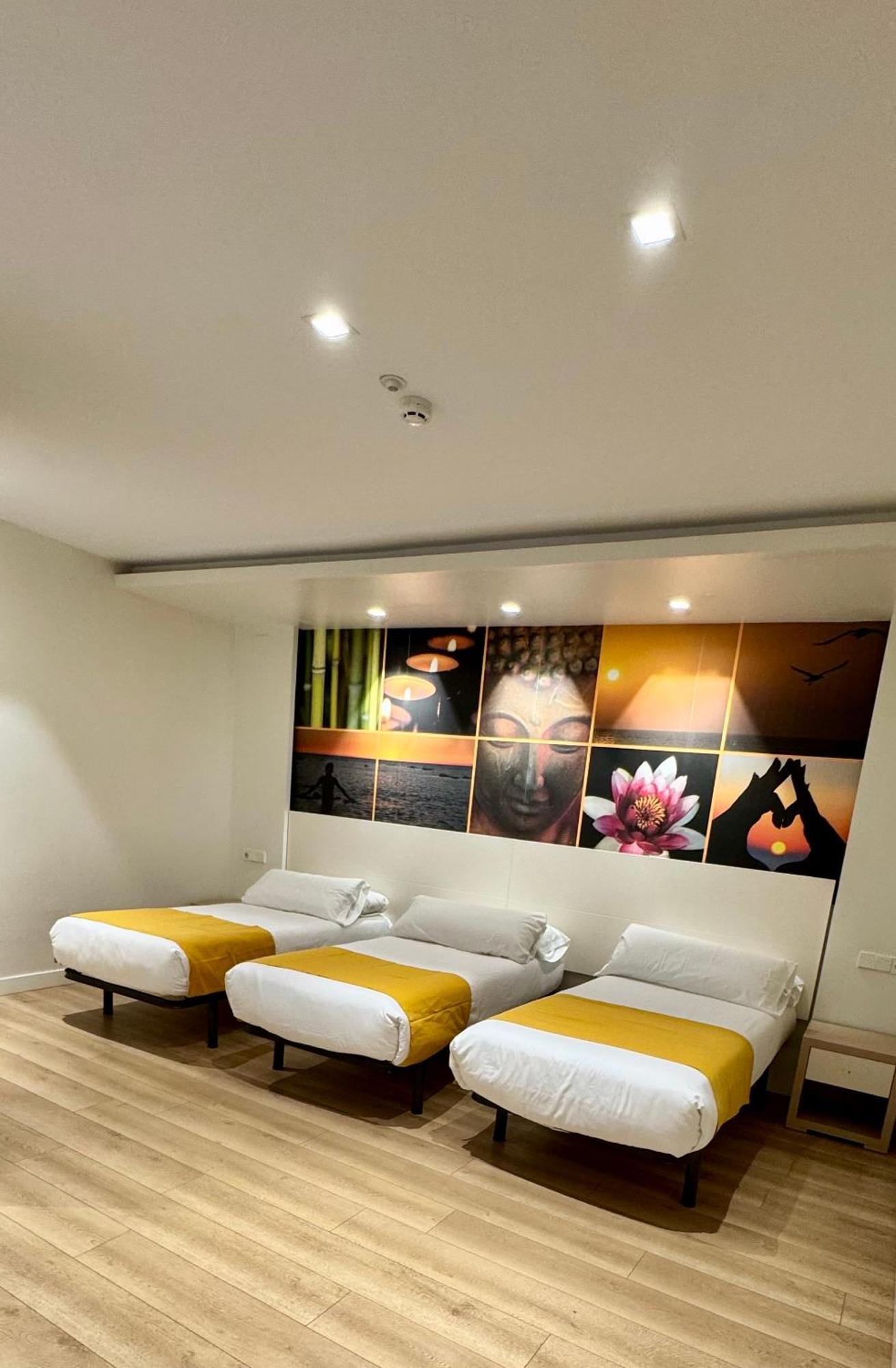Apartamentos Apolo Мадрид Екстер'єр фото