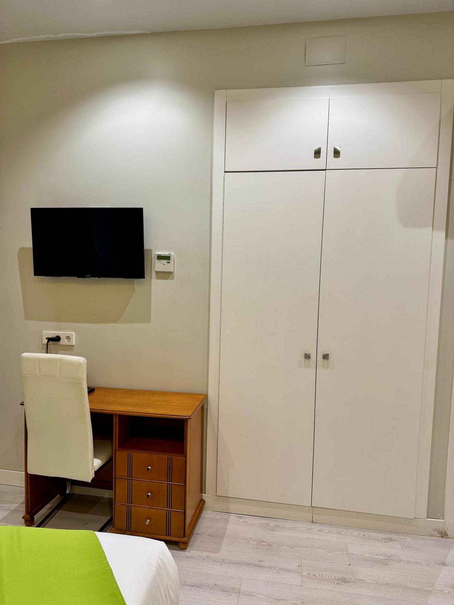 Apartamentos Apolo Мадрид Екстер'єр фото