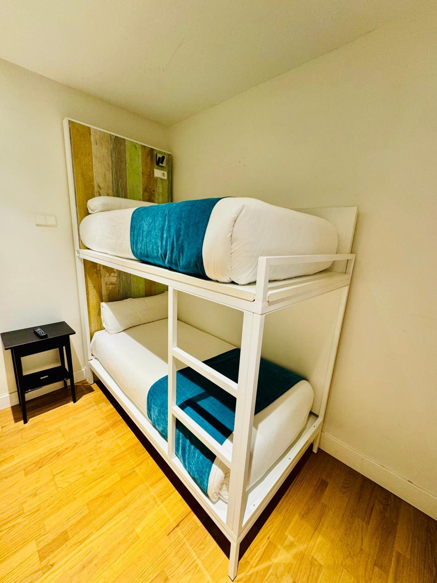 Apartamentos Apolo Мадрид Екстер'єр фото