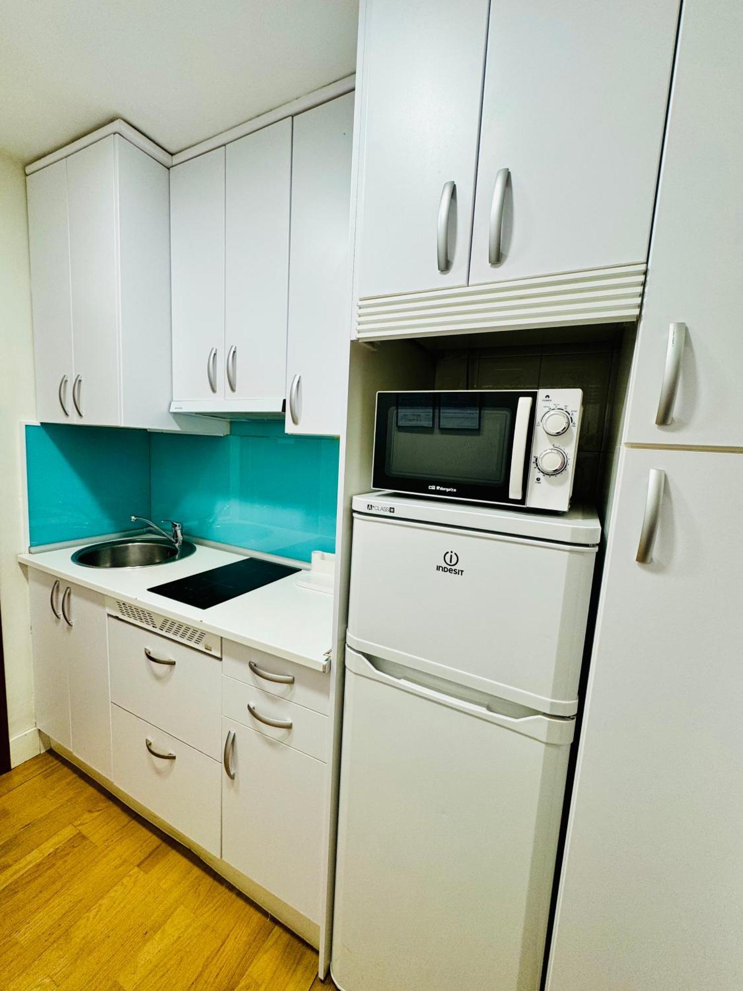 Apartamentos Apolo Мадрид Екстер'єр фото