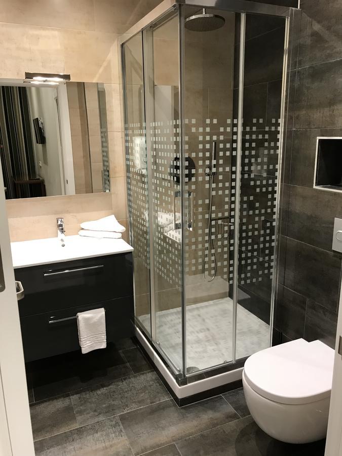 Apartamentos Apolo Мадрид Екстер'єр фото