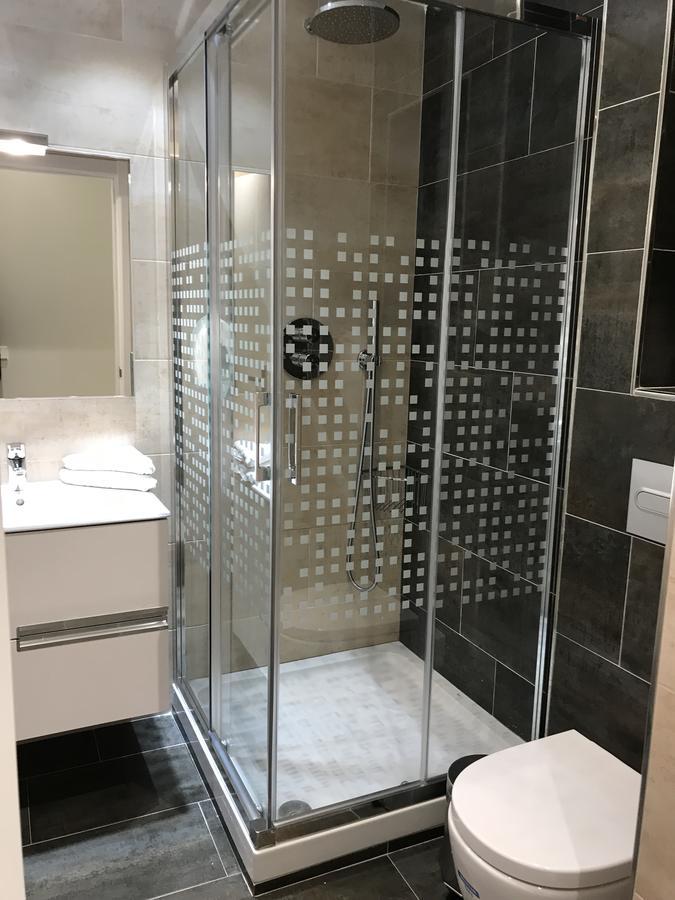 Apartamentos Apolo Мадрид Екстер'єр фото