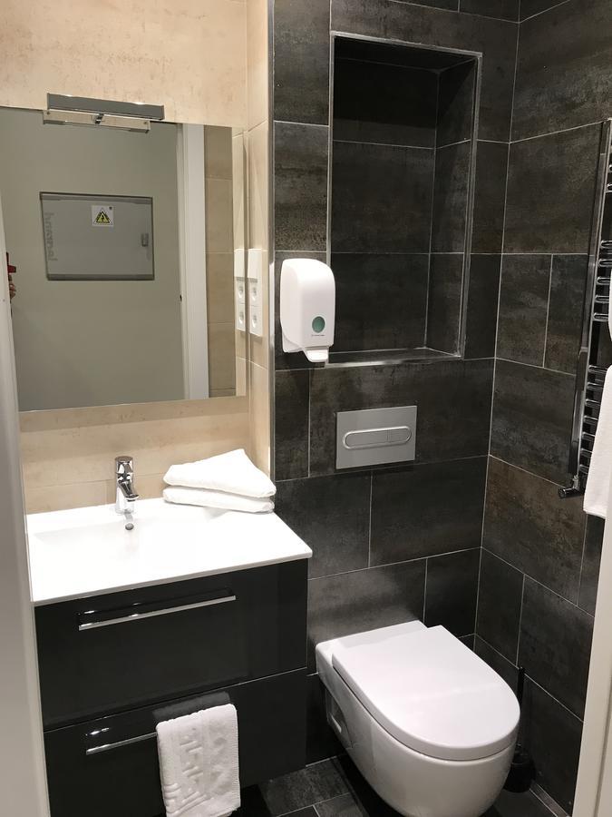 Apartamentos Apolo Мадрид Екстер'єр фото