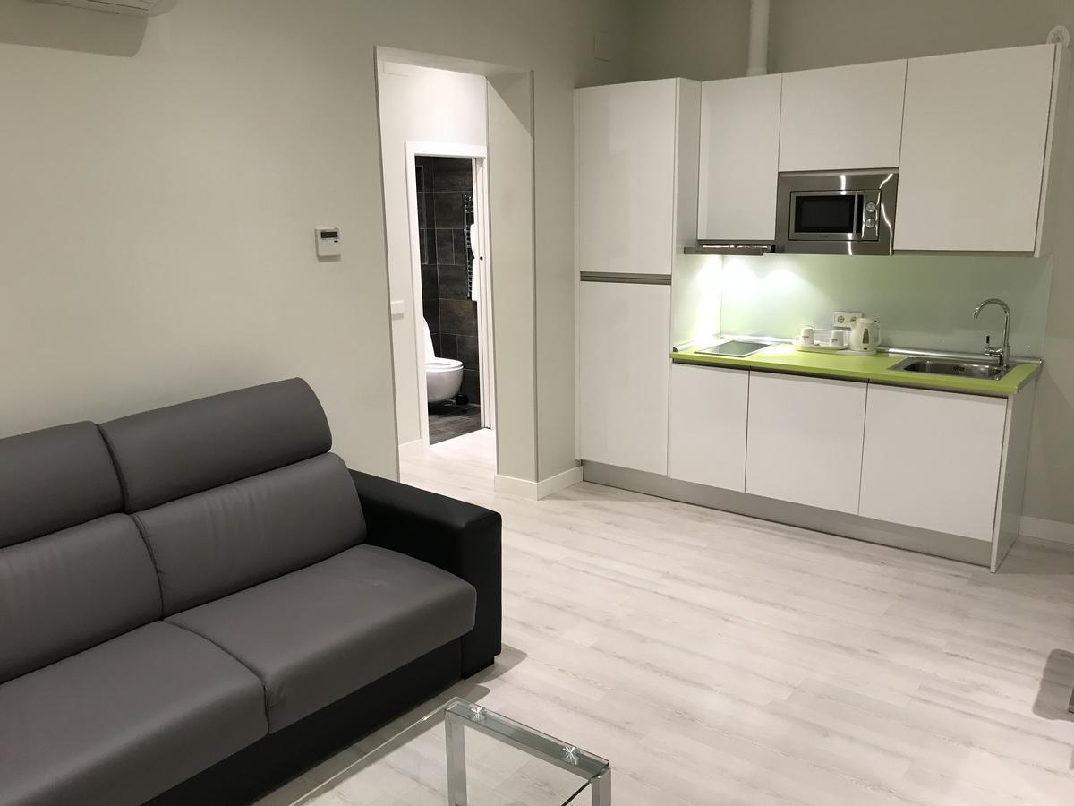 Apartamentos Apolo Мадрид Екстер'єр фото
