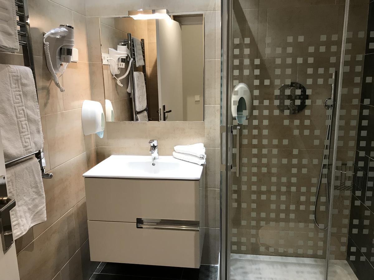 Apartamentos Apolo Мадрид Екстер'єр фото