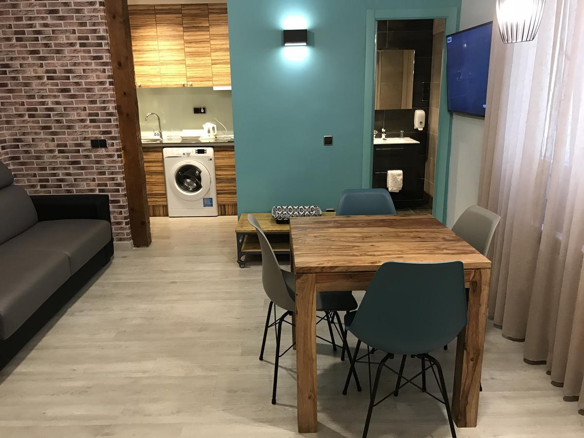 Apartamentos Apolo Мадрид Екстер'єр фото