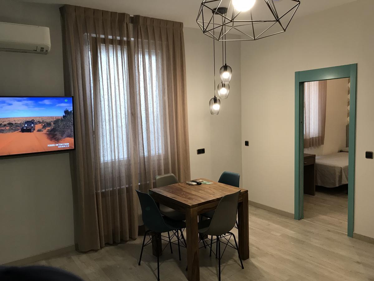 Apartamentos Apolo Мадрид Екстер'єр фото