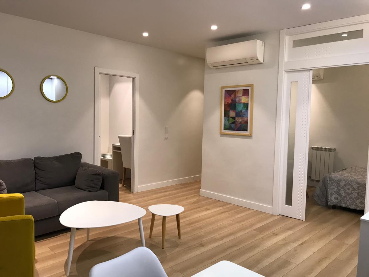 Apartamentos Apolo Мадрид Екстер'єр фото