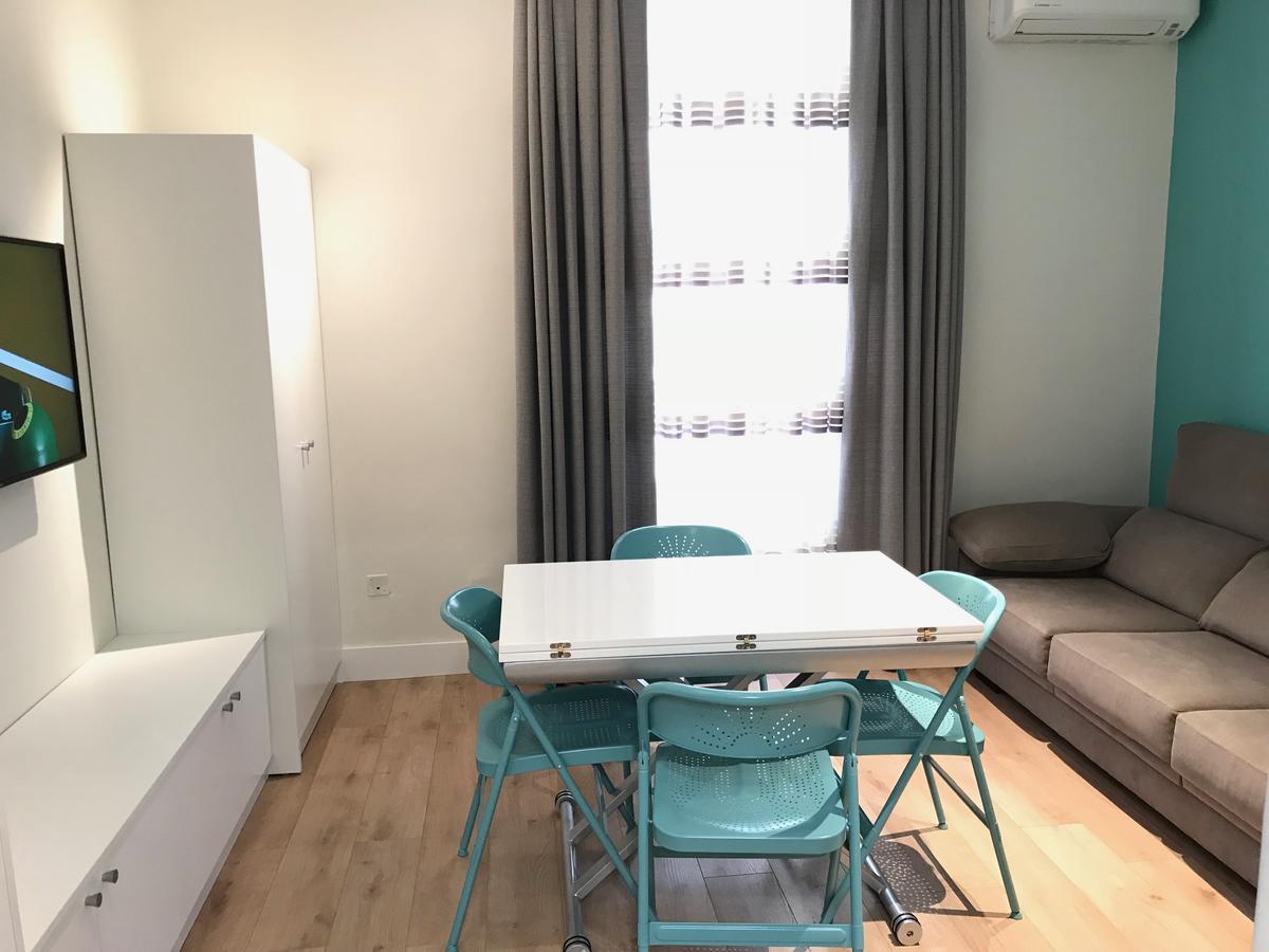 Apartamentos Apolo Мадрид Екстер'єр фото